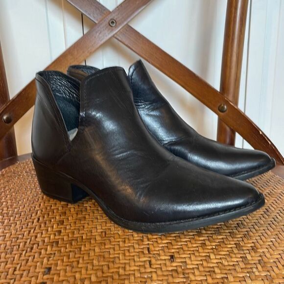 Steve Madden Black Ankle Boots - Picture 2 of 10